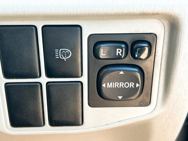 プリウス S LEDエディション ETC アルミホイール オートライト LEDヘッドランプ ヘッドライトウォッシャー CVT スマートキー アイドリングストップ 電動格納ミラー 盗難防止システム CD 衝突安全ボディ ABS ESC(8枚目)