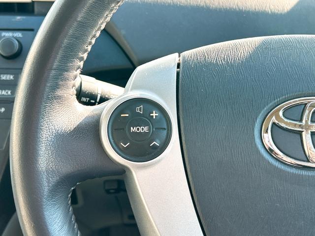 プリウス S LEDエディション ETC アルミホイール オートライト LEDヘッドランプ ヘッドライトウォッシャー CVT スマートキー アイドリングストップ 電動格納ミラー 盗難防止システム CD 衝突安全ボディ ABS ESC(9枚目)