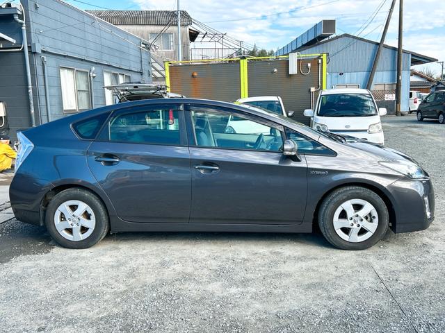 プリウス S LEDエディション ETC アルミホイール オートライト LEDヘッドランプ ヘッドライトウォッシャー CVT スマートキー アイドリングストップ 電動格納ミラー 盗難防止システム CD 衝突安全ボディ ABS ESC(15枚目)