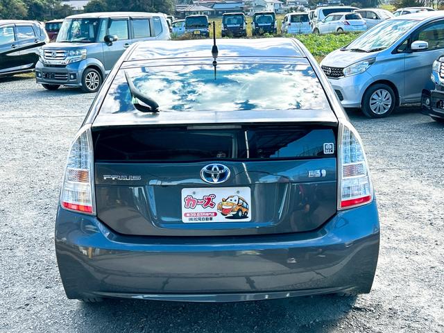 プリウス S LEDエディション ETC アルミホイール オートライト LEDヘッドランプ ヘッドライトウォッシャー CVT スマートキー アイドリングストップ 電動格納ミラー 盗難防止システム CD 衝突安全ボディ ABS ESC(16枚目)