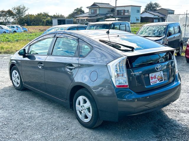 プリウス S LEDエディション ETC アルミホイール オートライト LEDヘッドランプ ヘッドライトウォッシャー CVT スマートキー アイドリングストップ 電動格納ミラー 盗難防止システム CD 衝突安全ボディ ABS ESC(18枚目)