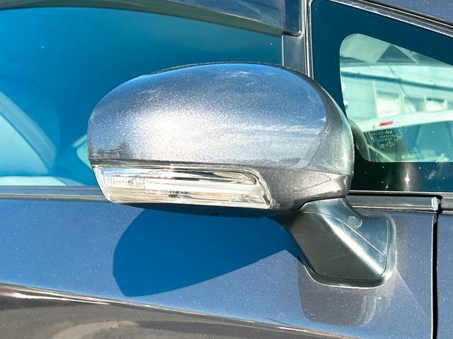 プリウス S LEDエディション ETC アルミホイール オートライト LEDヘッドランプ ヘッドライトウォッシャー CVT スマートキー アイドリングストップ 電動格納ミラー 盗難防止システム CD 衝突安全ボディ ABS ESC(22枚目)