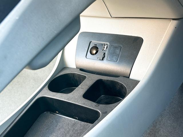 プリウス S LEDエディション ETC アルミホイール オートライト LEDヘッドランプ ヘッドライトウォッシャー CVT スマートキー アイドリングストップ 電動格納ミラー 盗難防止システム CD 衝突安全ボディ ABS ESC(23枚目)