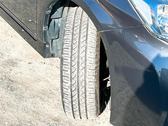 プリウス S LEDエディション ETC アルミホイール オートライト LEDヘッドランプ ヘッドライトウォッシャー CVT スマートキー アイドリングストップ 電動格納ミラー 盗難防止システム CD 衝突安全ボディ ABS ESC(27枚目)