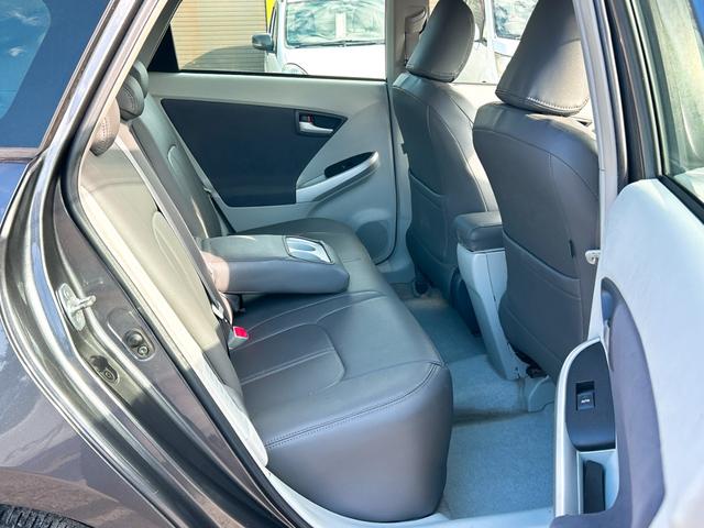 プリウス S LEDエディション ETC アルミホイール オートライト LEDヘッドランプ ヘッドライトウォッシャー CVT スマートキー アイドリングストップ 電動格納ミラー 盗難防止システム CD 衝突安全ボディ ABS ESC(28枚目)