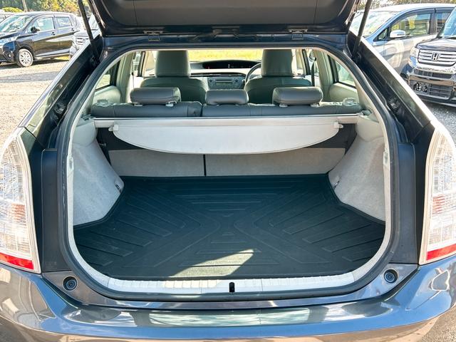 プリウス S LEDエディション ETC アルミホイール オートライト LEDヘッドランプ ヘッドライトウォッシャー CVT スマートキー アイドリングストップ 電動格納ミラー 盗難防止システム CD 衝突安全ボディ ABS ESC(38枚目)