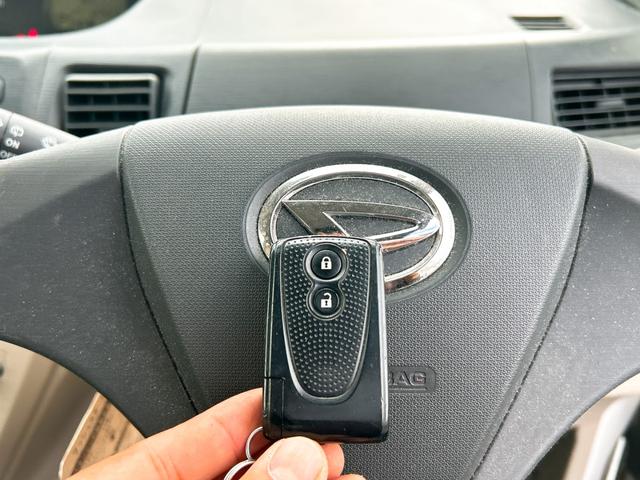 ムーヴ X スマートキー アイドリングストップ 電動格納ミラー ベンチシート CVT 盗難防止システム ABS CD ミュージックプレイヤー接続可 アルミホイール 衝突安全ボディ エアコン パワーステアリング(9枚目)