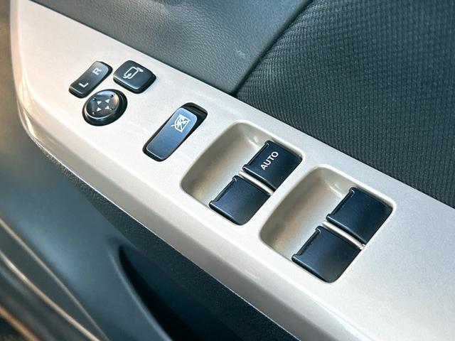 ワゴンＲスティングレー Ｊスタイル　ＥＴＣ　バックカメラ　ナビ　ＴＶ　衝突被害軽減システム　オートライト　ＨＩＤ　スマートキー　アイドリングストップ　電動格納ミラー　シートヒーター　ベンチシート　ＣＶＴ　盗難防止システム　ＡＢＳ　ＥＳＣ（9枚目）