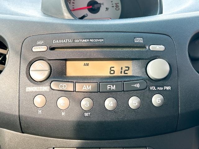 エッセ D 4WD キーレスエントリー AT 盗難防止システム CD アルミホイール 衝突安全ボディ エアコン パワーステアリング パワーウィンドウ(4枚目)