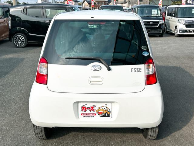 エッセ D 4WD キーレスエントリー AT 盗難防止システム CD アルミホイール 衝突安全ボディ エアコン パワーステアリング パワーウィンドウ(17枚目)