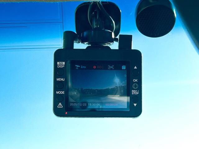 Ｎ－ＯＮＥ Ｇ・Ｌパッケージ　ドライブレコーダー　ＥＴＣ　バックカメラ　ナビ　ＴＶ　オートライト　ＨＩＤ　スマートキー　アイドリングストップ　電動格納ミラー　ベンチシート　ＣＶＴ　盗難防止システム　ＡＢＳ　ＥＳＣ　ＣＤ　ＤＶＤ再生（9枚目）