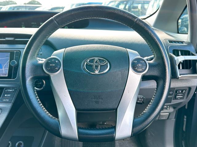 プリウス Ｓ　ＬＥＤエディション　ドライブレコーダー　ＥＴＣ　ナビ　ＴＶ　オートクルーズコントロール　アルミホイール　オートライト　ＬＥＤヘッドランプ　ヘッドライトウォッシャー　スマートキー　電動格納ミラー　ＣＶＴ　盗難防止システム（3枚目）