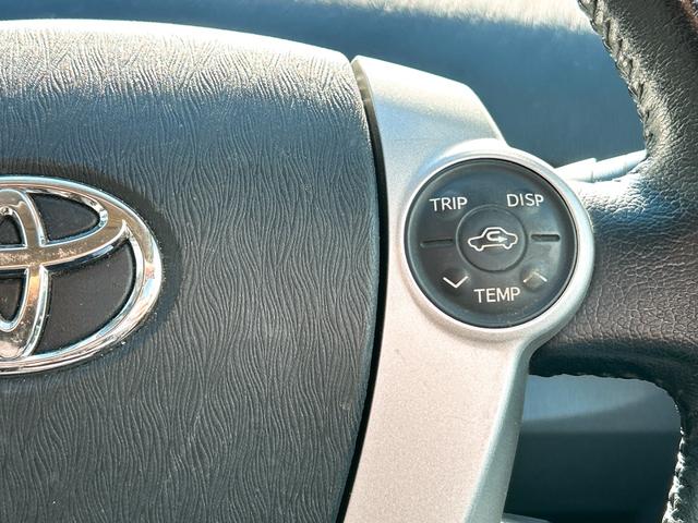 プリウス Ｓ　ＬＥＤエディション　ドライブレコーダー　ＥＴＣ　ナビ　ＴＶ　オートクルーズコントロール　アルミホイール　オートライト　ＬＥＤヘッドランプ　ヘッドライトウォッシャー　スマートキー　電動格納ミラー　ＣＶＴ　盗難防止システム（9枚目）