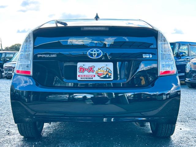 プリウス Ｓ　ＬＥＤエディション　ドライブレコーダー　ＥＴＣ　ナビ　ＴＶ　オートクルーズコントロール　アルミホイール　オートライト　ＬＥＤヘッドランプ　ヘッドライトウォッシャー　スマートキー　電動格納ミラー　ＣＶＴ　盗難防止システム（16枚目）