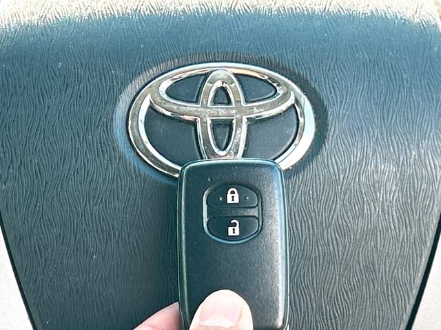 プリウス Ｓ　ＬＥＤエディション　ドライブレコーダー　ＥＴＣ　ナビ　ＴＶ　オートクルーズコントロール　アルミホイール　オートライト　ＬＥＤヘッドランプ　ヘッドライトウォッシャー　スマートキー　電動格納ミラー　ＣＶＴ　盗難防止システム（21枚目）