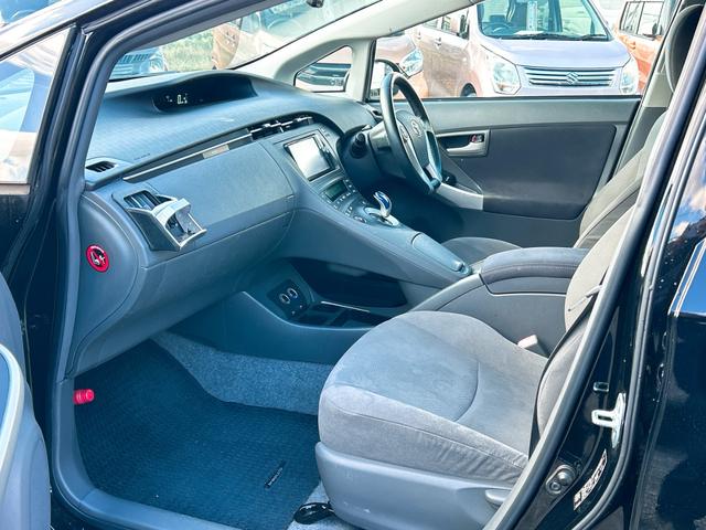 プリウス Ｓ　ＬＥＤエディション　ドライブレコーダー　ＥＴＣ　ナビ　ＴＶ　オートクルーズコントロール　アルミホイール　オートライト　ＬＥＤヘッドランプ　ヘッドライトウォッシャー　スマートキー　電動格納ミラー　ＣＶＴ　盗難防止システム（30枚目）