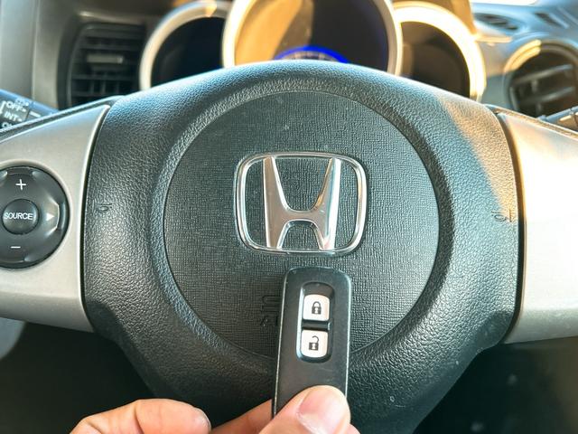 Ｎ－ＢＯＸカスタム Ｇ　ＥＴＣ　バックカメラ　両側スライドドア　ナビ　ＴＶ　オートライト　ＨＩＤ　スマートキー　アイドリングストップ　電動格納ミラー　ベンチシート　ＣＶＴ　盗難防止システム　ＡＢＳ　ＥＳＣ　ＣＤ　ＤＶＤ再生（10枚目）