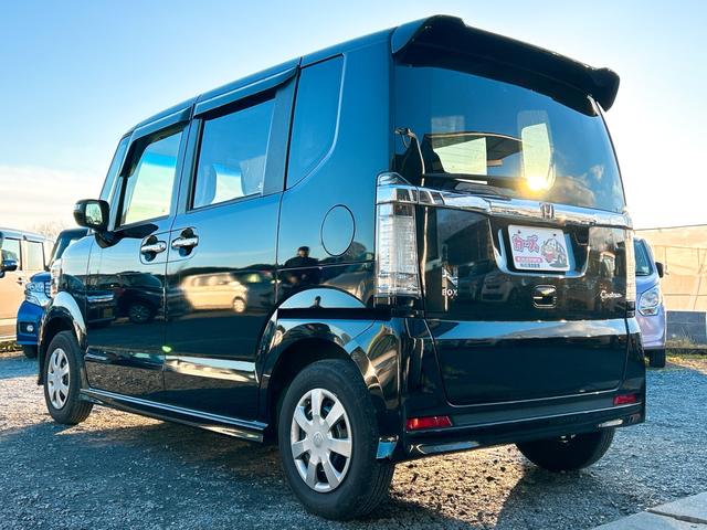 Ｎ－ＢＯＸカスタム Ｇ　ＥＴＣ　バックカメラ　両側スライドドア　ナビ　ＴＶ　オートライト　ＨＩＤ　スマートキー　アイドリングストップ　電動格納ミラー　ベンチシート　ＣＶＴ　盗難防止システム　ＡＢＳ　ＥＳＣ　ＣＤ　ＤＶＤ再生（19枚目）