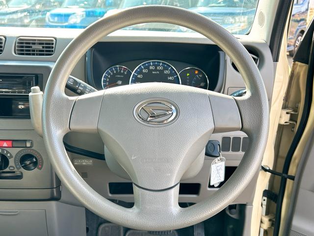 ムーヴコンテ Ｌ　キーレスエントリー　電動格納ミラー　ベンチシート　ＣＶＴ　盗難防止システム　ＡＢＳ　ＣＤ　衝突安全ボディ　エアコン　パワーステアリング　パワーウィンドウ（3枚目）