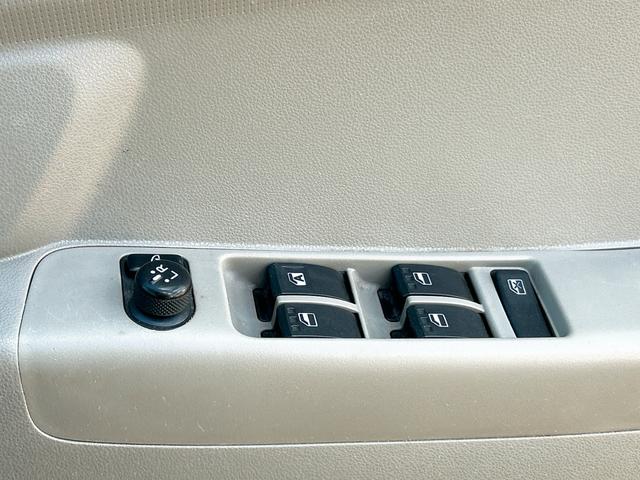 ムーヴコンテ Ｌ　キーレスエントリー　電動格納ミラー　ベンチシート　ＣＶＴ　盗難防止システム　ＡＢＳ　ＣＤ　衝突安全ボディ　エアコン　パワーステアリング　パワーウィンドウ（7枚目）