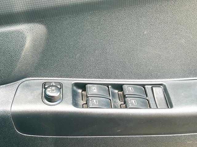 ムーヴコンテ Ｘ　リミテッド　スマートキー　アイドリングストップ　電動格納ミラー　ベンチシート　ＣＶＴ　盗難防止システム　ＡＢＳ　ＣＤ　ＵＳＢ　衝突安全ボディ　エアコン　パワーステアリング　パワーウィンドウ（11枚目）