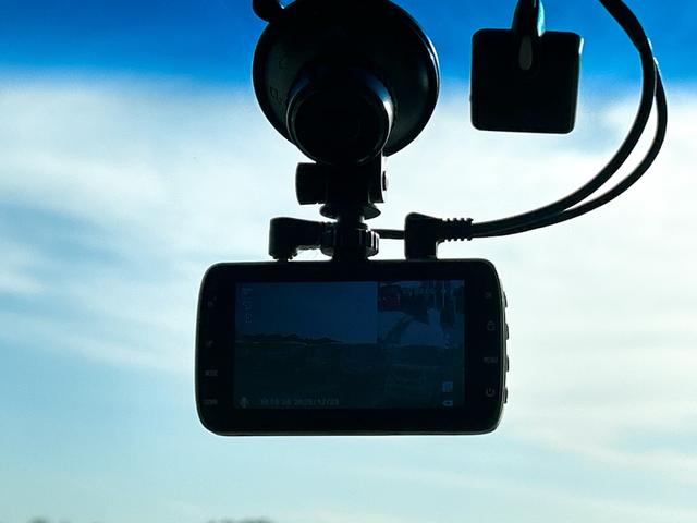 �h���C�u���R�[�_�[������f���Ɖ������L�^���Ă����h���C�u���R�[�_�[�́A���̂̍ۂɊm���ȏ؋��\�͂𔭊����Ă���܂��B