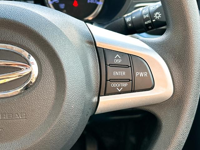 �n���h���ɂ��ڗ�����C��͌�����܂���B�ڐ���傫�����炷���ƂȂ��{�^���̑�����s�����Ƃ��ł��܂��B