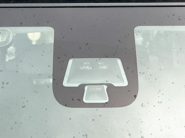 デイズルークス ハイウェイスター　ターボ　ＥＴＣ　全周囲カメラ　両側電動スライドドア　衝突被害軽減システム　オートライト　ＨＩＤ　スマートキー　電動格納ミラー　ベンチシート　ＣＶＴ　盗難防止システム　ＡＢＳ　ＥＳＣ　アルミホイール（36枚目）