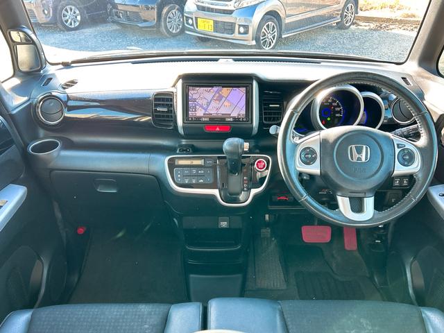 N-BOXカスタム G・ターボLパッケージ ETC バックカメラ 両側電動スライドドア ナビ TV オートクルーズコントロール オートライト HID スマートキー アイドリングストップ 電動格納ミラー ベンチシート CVT 盗難防止システム(2枚目)