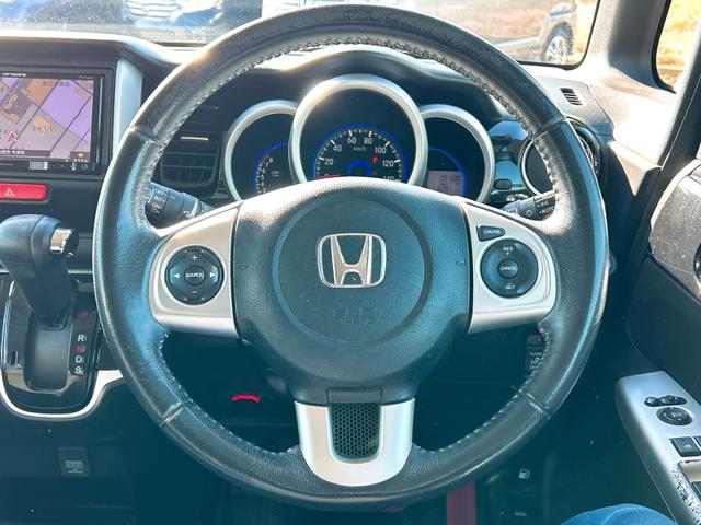 N-BOXカスタム G・ターボLパッケージ ETC バックカメラ 両側電動スライドドア ナビ TV オートクルーズコントロール オートライト HID スマートキー アイドリングストップ 電動格納ミラー ベンチシート CVT 盗難防止システム(3枚目)