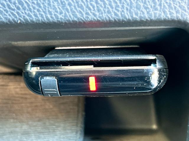 デイズルークス ハイウェイスター　ターボ　ＥＴＣ　全周囲カメラ　両側電動スライドドア　ナビ　ＴＶ　オートライト　ＨＩＤ　スマートキー　電動格納ミラー　ベンチシート　後席モニター　ＣＶＴ　盗難防止システム　ＡＢＳ　ＥＳＣ　アルミホイール（6枚目）