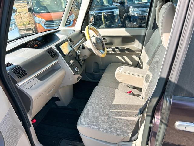 タント 　バックカメラ　両側スライド・片側電動　ナビ　衝突被害軽減システム　スマートキー　アイドリングストップ　電動格納ミラー　ベンチシート　ＣＶＴ　ＡＢＳ　ＥＳＣ　ミュージックプレイヤー接続可　エアコン（35枚目）