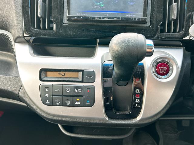 ���i�����ގ��ɕK�����삷�郌�o�[�ł��B����̂��₷�����̂ɂȂ��Ă��܂��B���Ј�x�̊����Ă��������B