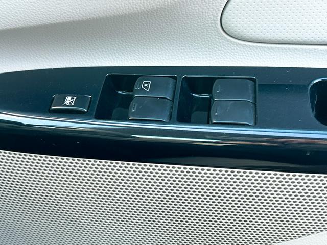 デイズ Ｊ　ＥＴＣ　衝突被害軽減システム　キーレスエントリー　電動格納ミラー　ベンチシート　ＣＶＴ　ＡＢＳ　ＥＳＣ　ＣＤ　ミュージックプレイヤー接続可　衝突安全ボディ　エアコン　パワーステアリング（11枚目）