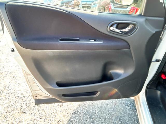 セレナ ハイウェイスター S-ハイブリッド ワンオーナー バックカメラ ナビ TV オートクルーズコントロール 両側スライド・片側電動 スマートキー アイドリングストップ 電動格納ミラー 後席モニター 3列シート ウォークスルー CVT(30枚目)