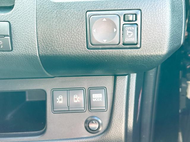 �����d���X���C�h�h�A�����I�^�]�Ȃ��{�^����ŊJ�\�ł������܂��B