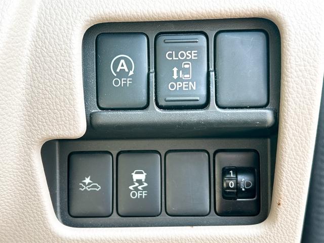 �p���[�X���C�h�h�A�����Ńh�A�̊J���X�C�b�`��łƂĂ��ȒP�ł��B�X���C�h�h�A�͍⓹�ł͑�l�ł��d���Ȃ鎖������̂ŘV��j����킸�l�C�̑����ł���B