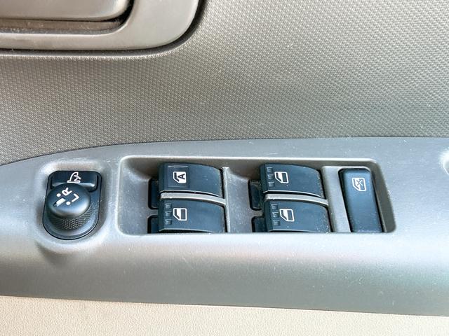 タント Ｘ　ＥＴＣ　スライドドア　スマートキー　電動格納ミラー　ベンチシート　ＡＴ　盗難防止システム　ＡＢＳ　ＣＤ　衝突安全ボディ　エアコン　パワーステアリング（7枚目）