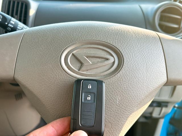 タント Ｘ　ＥＴＣ　スライドドア　スマートキー　電動格納ミラー　ベンチシート　ＡＴ　盗難防止システム　ＡＢＳ　ＣＤ　衝突安全ボディ　エアコン　パワーステアリング（8枚目）
