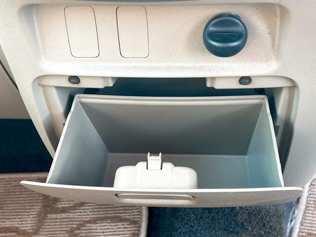 タント Ｘ　ＥＴＣ　スライドドア　スマートキー　電動格納ミラー　ベンチシート　ＡＴ　盗難防止システム　ＡＢＳ　ＣＤ　衝突安全ボディ　エアコン　パワーステアリング（22枚目）