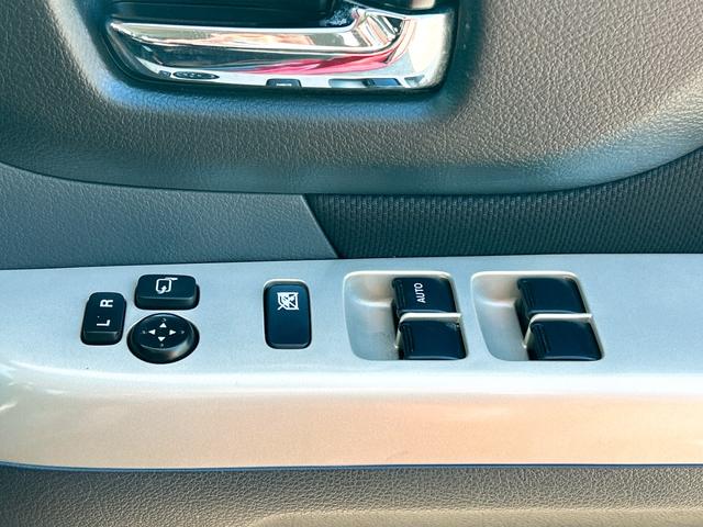 スペーシアカスタム Jスタイル ETC バックカメラ 両側電動スライドドア ナビ TV 衝突被害軽減システム オートライト HID スマートキー アイドリングストップ 電動格納ミラー シートヒーター ベンチシート CVT(28枚目)