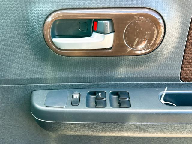 アルトラパン Ｇ　スマートキー　ＡＴ　盗難防止システム　ＡＢＳ　ＣＤ　衝突安全ボディ　エアコン　パワーステアリング　パワーウィンドウ（8枚目）