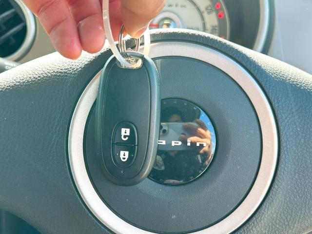 アルトラパン Ｇ　スマートキー　ＡＴ　盗難防止システム　ＡＢＳ　ＣＤ　衝突安全ボディ　エアコン　パワーステアリング　パワーウィンドウ（9枚目）