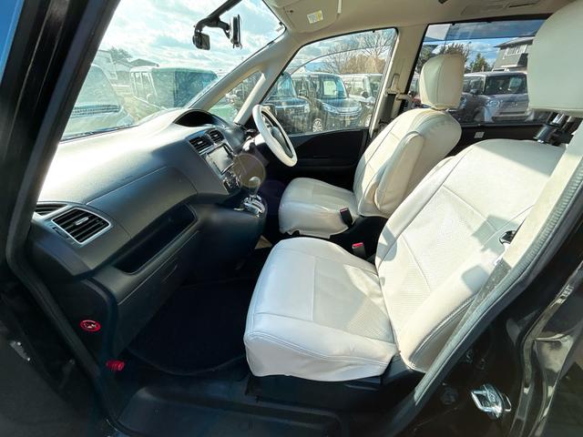 セレナ ハイウェイスター　Ｓ－ハイブリッド　ドライブレコーダー　ＥＴＣ　バックカメラ　オートクルーズコントロール　両側スライド・片側電動　スマートキー　アイドリングストップ　電動格納ミラー　３列シート　ＣＶＴ　アルミホイール（35枚目）