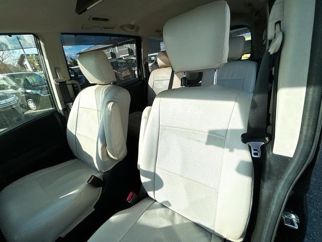 セレナ ハイウェイスター　Ｓ－ハイブリッド　ドライブレコーダー　ＥＴＣ　バックカメラ　オートクルーズコントロール　両側スライド・片側電動　スマートキー　アイドリングストップ　電動格納ミラー　３列シート　ＣＶＴ　アルミホイール（42枚目）