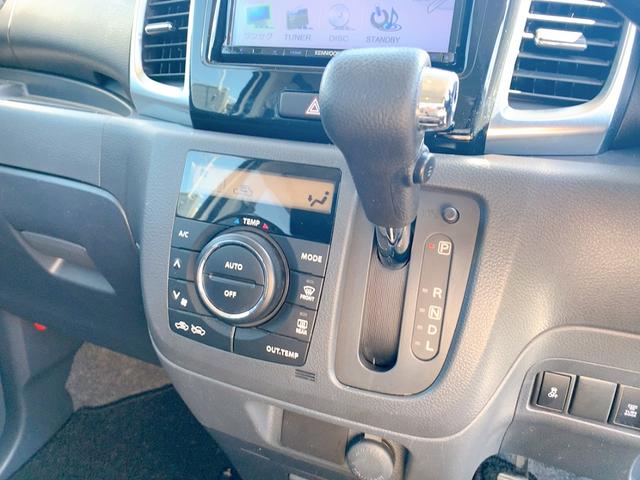 スペーシアカスタム ＴＳ　両側電動スライドドア　ナビ　ＴＶ　衝突被害軽減システム　オートライト　ＨＩＤ　スマートキー　アイドリングストップ　電動格納ミラー　ベンチシート　ＣＶＴ　盗難防止システム　ＡＢＳ　ＣＤ　ＤＶＤ再生（6枚目）