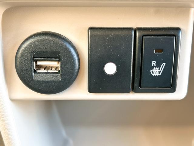 アルトラパン Ｓ　全周囲カメラ　ナビ　ＴＶ　衝突被害軽減システム　オートライト　ＨＩＤ　スマートキー　アイドリングストップ　電動格納ミラー　シートヒーター　ベンチシート　ＣＶＴ　盗難防止システム　ＡＢＳ　ＥＳＣ　ＣＤ（7枚目）