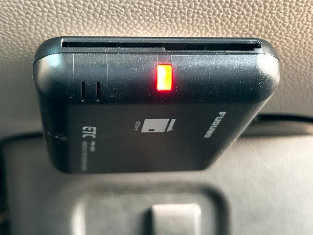 ワゴンＲ ＦＡ　ドライブレコーダー　ＥＴＣ　ナビ　ＴＶ　キーレスエントリー　電動格納ミラー　ベンチシート　ＣＶＴ　盗難防止システム　ＡＢＳ　ＥＳＣ　ＣＤ　ＵＳＢ　衝突安全ボディ　エアコン　パワーステアリング（9枚目）