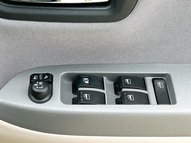 �p���[�E�B���h�E�̃X�C�b�`�ł���B�^�]�Ȃɋ��Ȃ��瑋���J���߂̃R���g���[���ł��܂���B