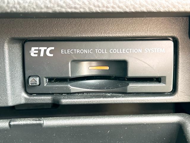 セレナ ハイウェイスターＧ　Ｓ－ハイブリッド　ＥＴＣ　バックカメラ　ナビ　ＴＶ　オートクルーズコントロール　両側電動スライドドア　オートライト　スマートキー　後席モニター　ＣＶＴ　アルミホイール　盗難防止システム　衝突安全ボディ　ＡＢＳ　ＥＳＣ（4枚目）